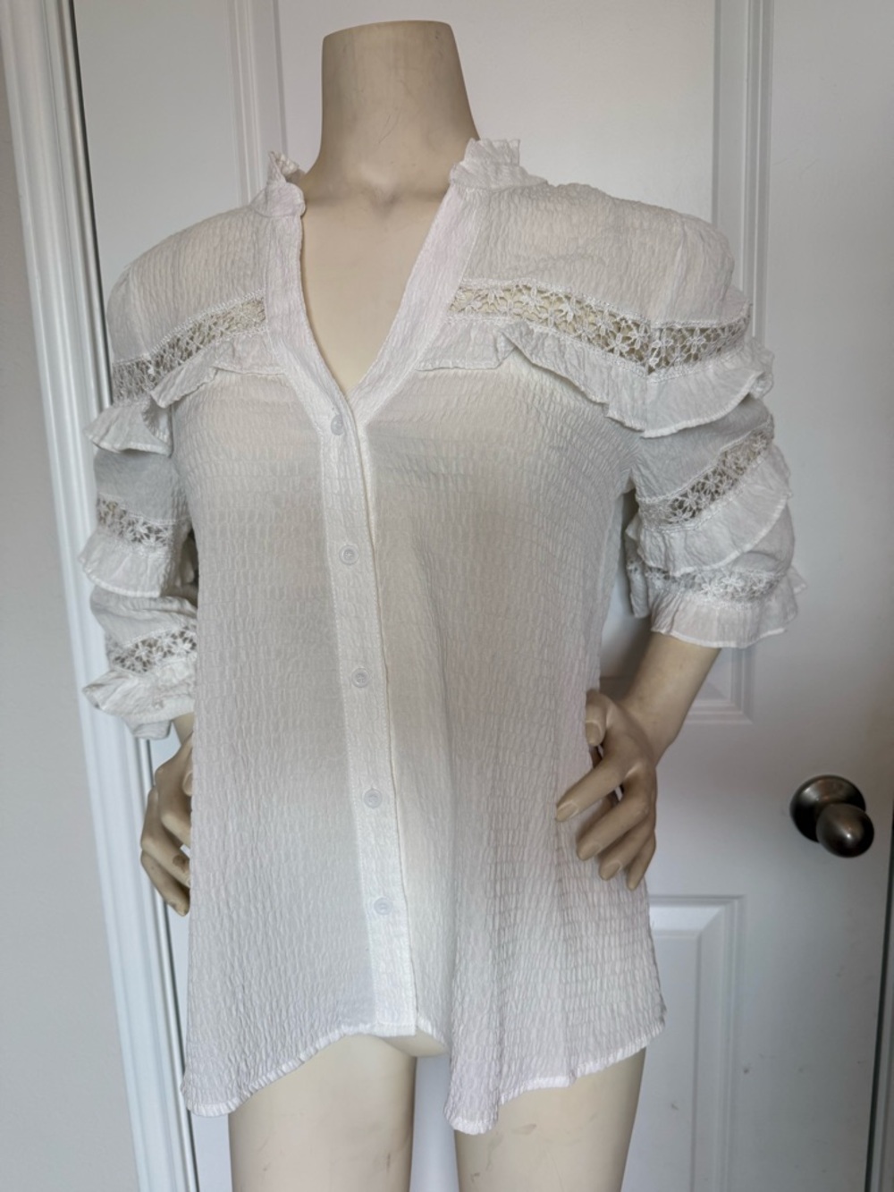 Alice Blue White 3/4 Sleeve Floral Lace Button Down Blouse